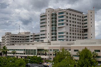 UC Davis Medical Center in Sacramento, California. (C) UC Regents. All rights reserved. 