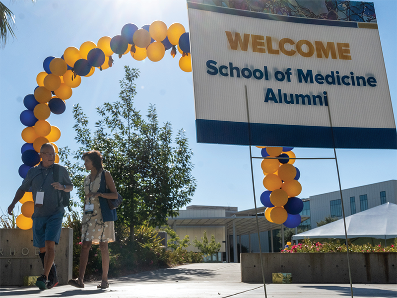 Wilson Jung SooHoo (M.D. ’83) and Ritu Jain (M.D. ’82 and RS ’87) arrive on the Sacramento Health campus.