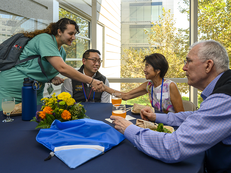 Roy Shaked (M.D., ’91) and his wife Alisa Bromberg.