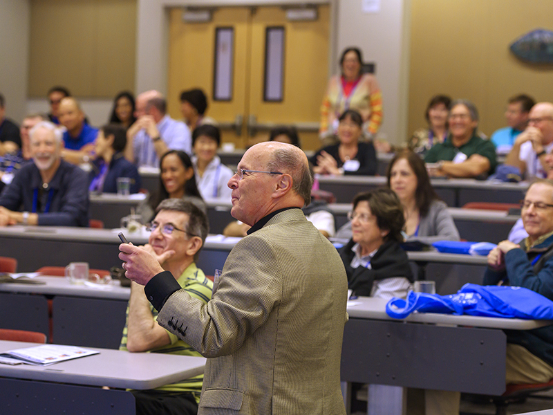 Jesse Dominguez (B.S. ’82, M.D. ’88) shares insights with current students at the weekend’s traditional mentoring lunch.