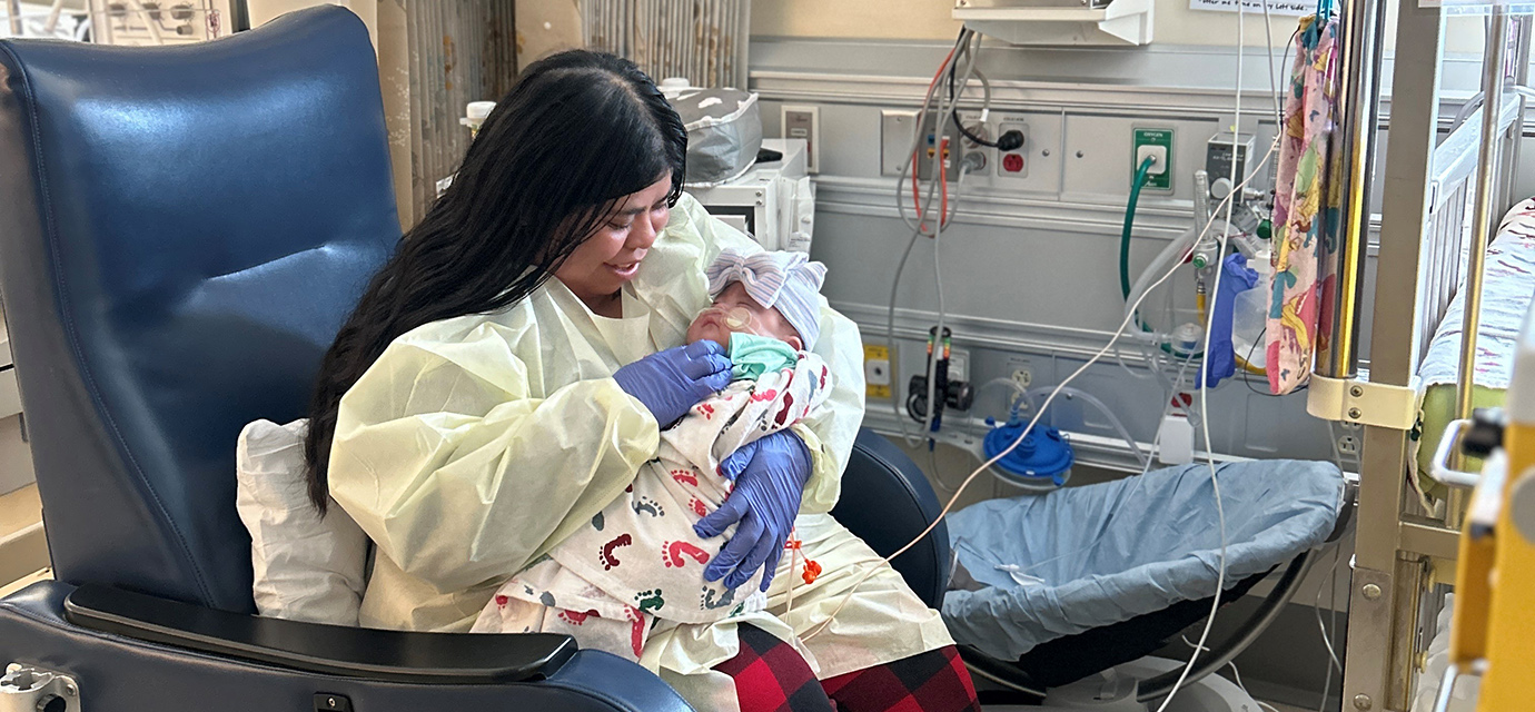 Jazmin Quijano with her baby Daleyza