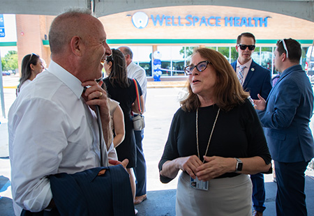 UC Davis School of Medicine Interim Dean Susan Murin chats with Sacramento Mayor Darrell Steinberg