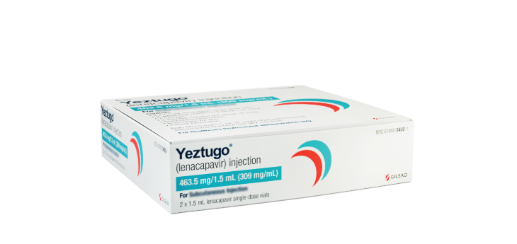 Lenacapavir vaccination drug syringe in yellow gloved hand.