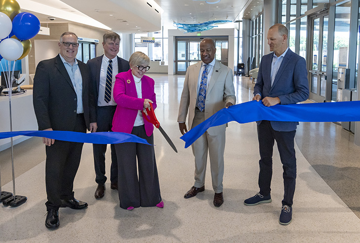 48X Complex ribbon cutting