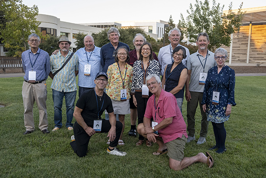 Class of 1985 alumni strike a pose.