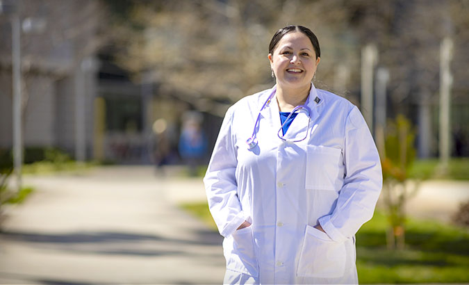 Jessica De Laguna is one of the first scholors of the new AvenueM pathway program