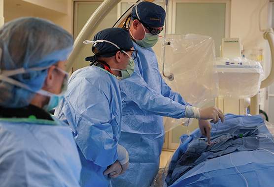 surgeons learning together