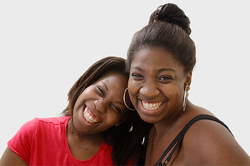 Elisabeth Lucien (left) and her sister (and donor) Rebekah Fenton (right).