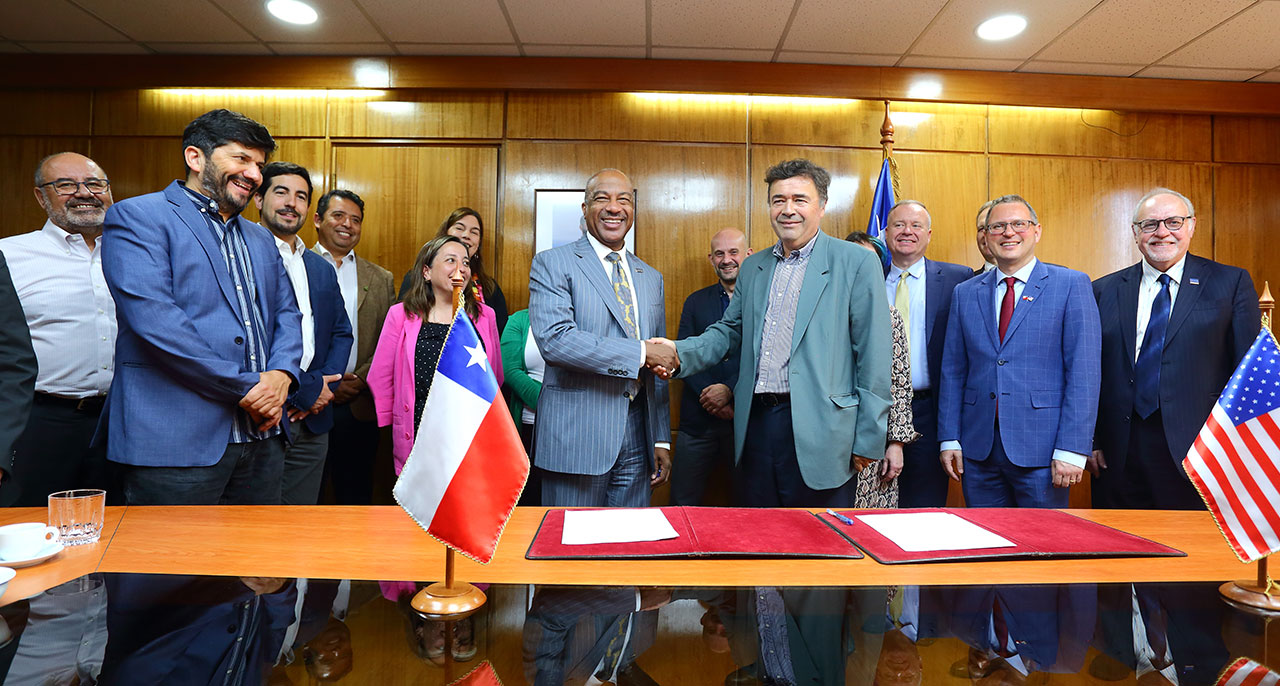 Dean Stephen Cavanagh and Chancellor Gary May meet Chile's Minister of Agriculture Esteban Valenzuela