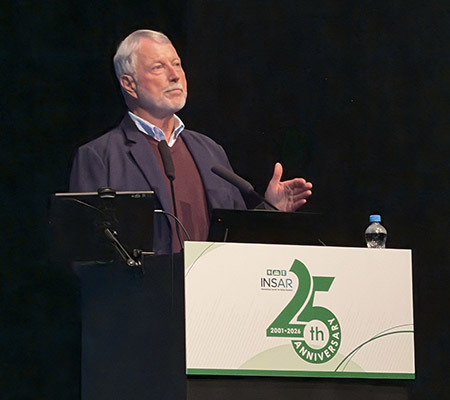 Amaral receives Lifetime Achievement Award for autism research